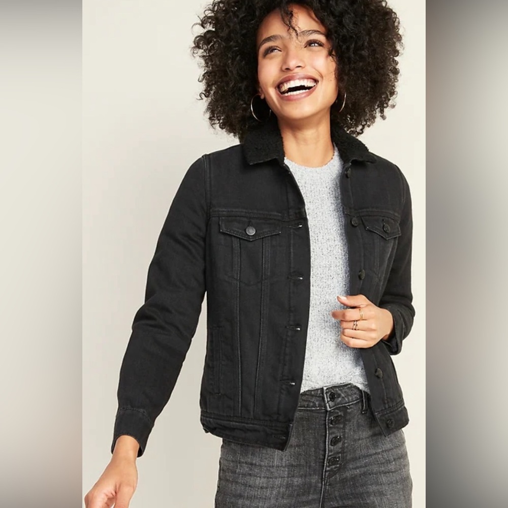 Old Navy Sherpa-Lined Black Denim Jacket. Size small.